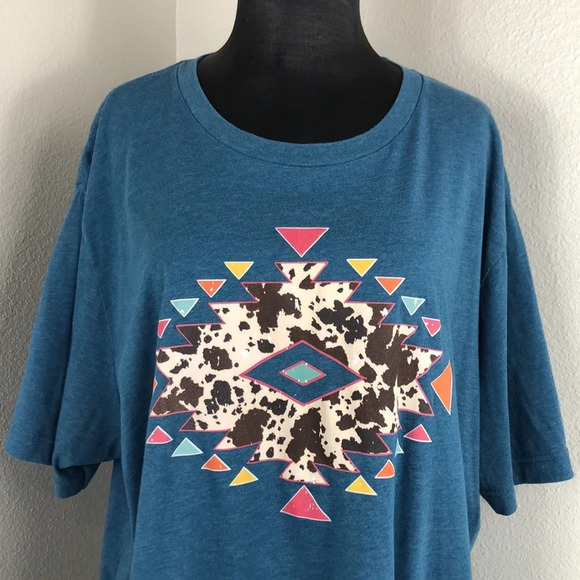 2/$30 Rowdy Crowd Clothing Tee Size 3X Blue Multicolor Aztec Graphic Cow Print - Picture 4 of 12